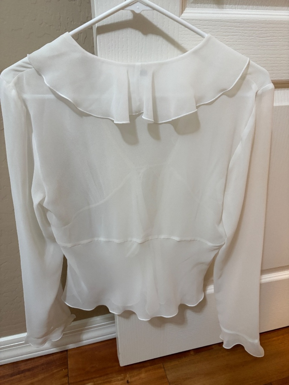 LIKE NEW! Women's Aritzia Wilfred Frenchie Cream Tie Chiffon Blouse-XS - Picture 7 of 10